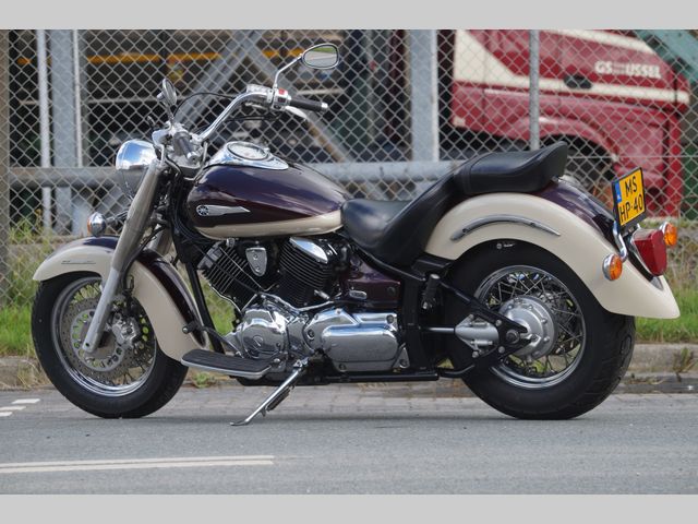 yamaha - xvs-1100-a-dragstar-classic