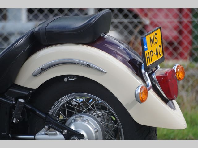 yamaha - xvs-1100-a-dragstar-classic