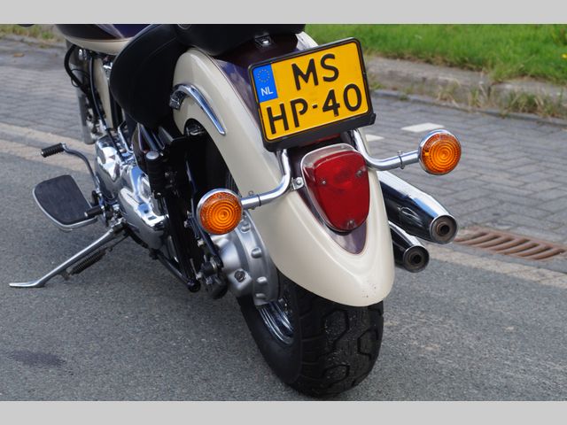 yamaha - xvs-1100-a-dragstar-classic