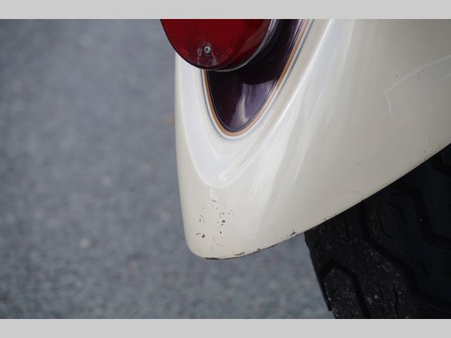 yamaha - xvs-1100-a-dragstar-classic
