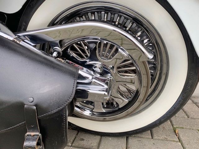 harley-davidson - softail-deluxe-flstn