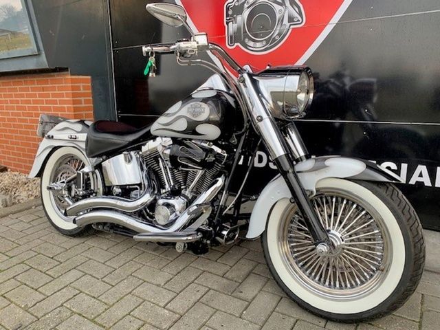 harley-davidson - softail-deluxe-flstn