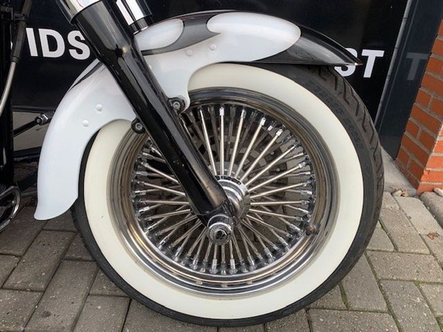 harley-davidson - softail-deluxe-flstn