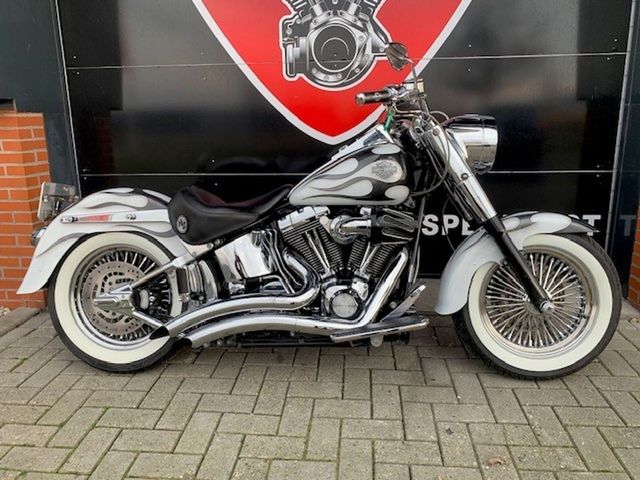 harley-davidson - softail-deluxe-flstn