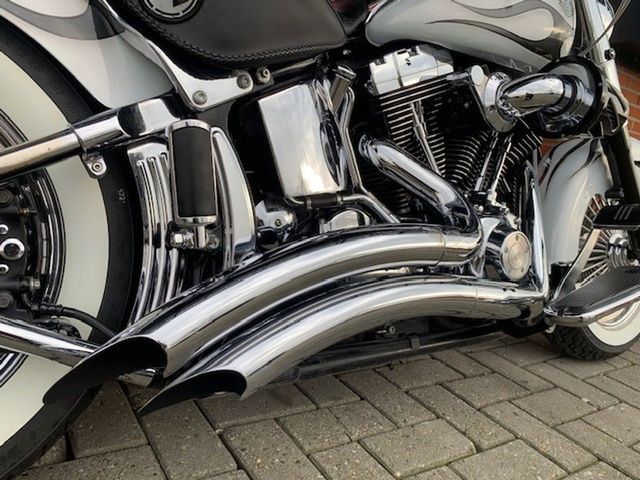 harley-davidson - softail-deluxe-flstn