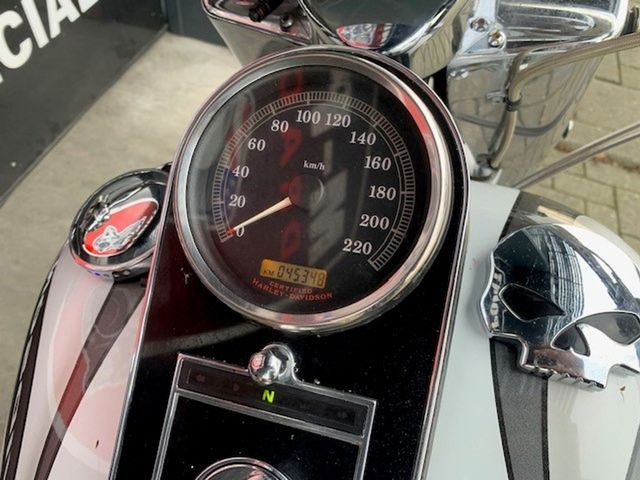 harley-davidson - softail-deluxe-flstn