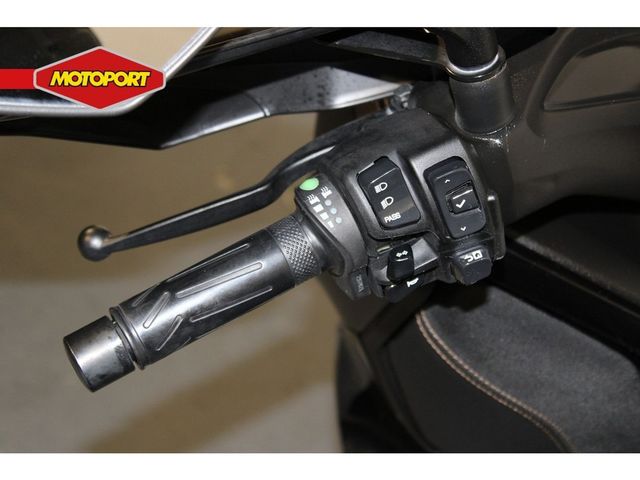 yamaha - x-max-300-tech-max