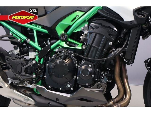 kawasaki - z900