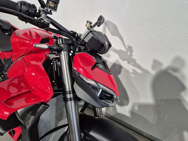 ducati - streetfighter-v4