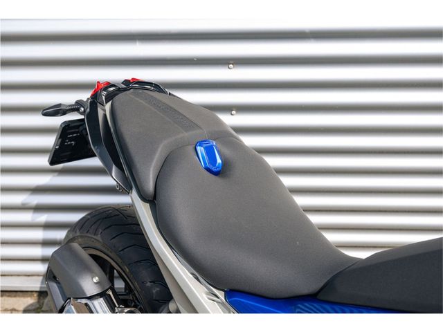 bmw - r-1300-r