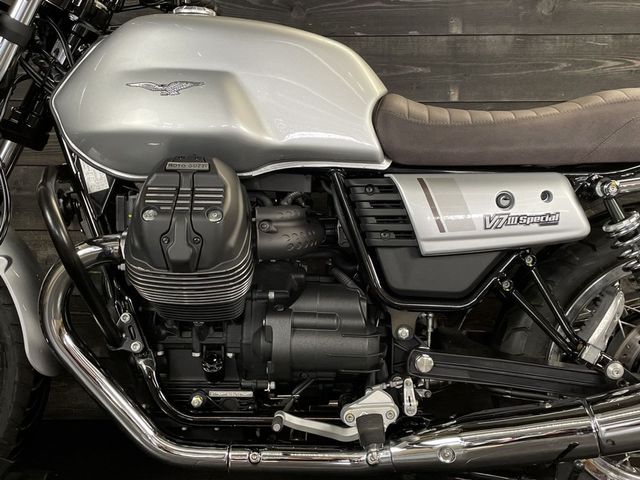 moto-guzzi - v-7-iii-special