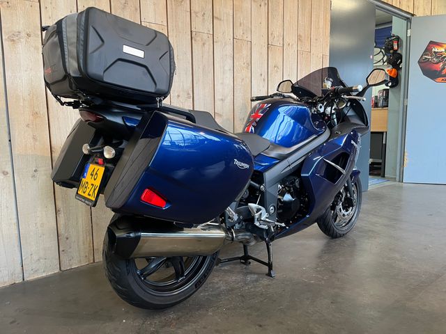 triumph - sprint-gt-abs