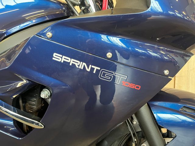 triumph - sprint-gt-abs
