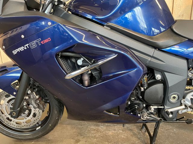 triumph - sprint-gt-abs