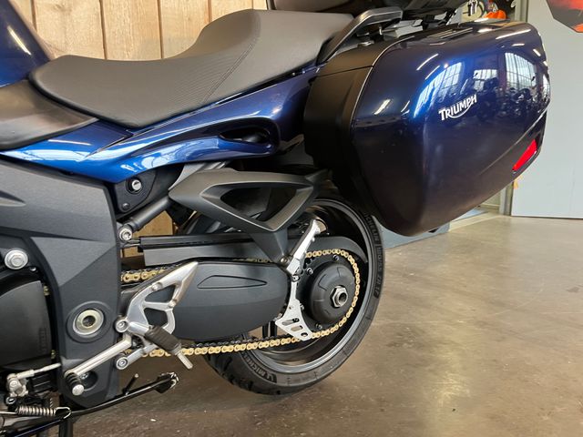 triumph - sprint-gt-abs