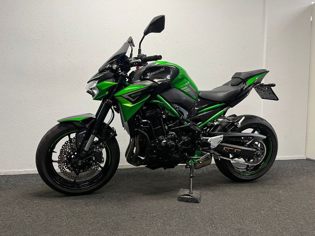 kawasaki - z900
