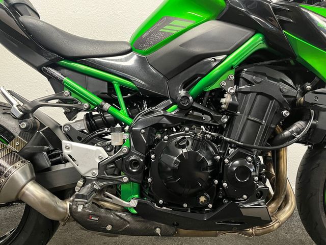 kawasaki - z900