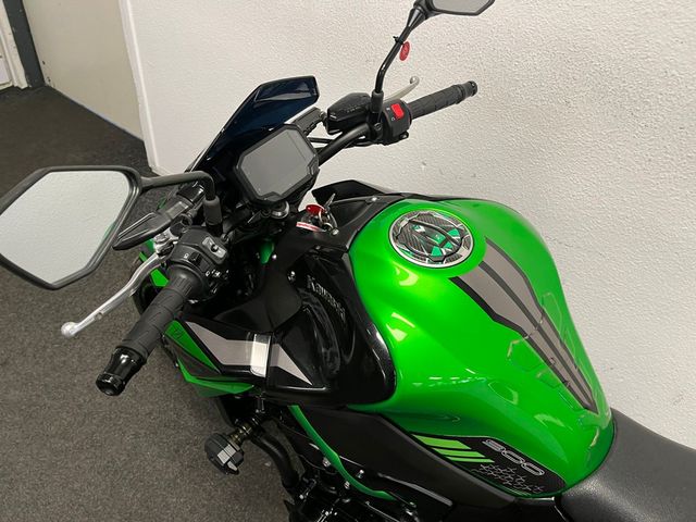 kawasaki - z900