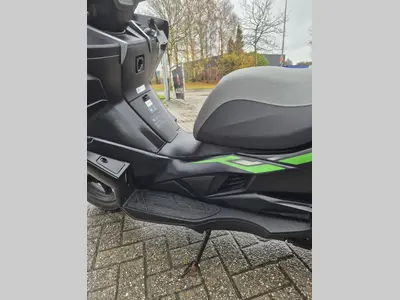 KAWASAKI J 300 – foto 2