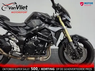 SUZUKI GSR 750 – foto 4