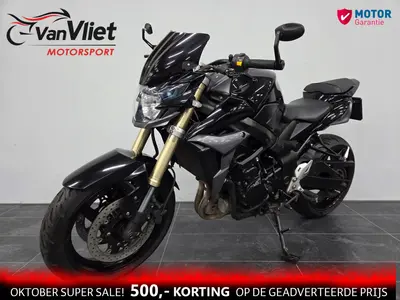 SUZUKI GSR 750 – foto 3