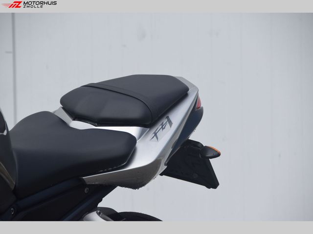 yamaha - fz-1