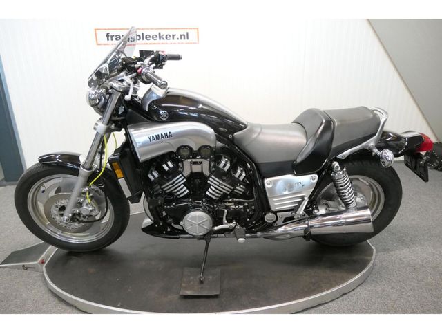yamaha - vmx-1200-v-max