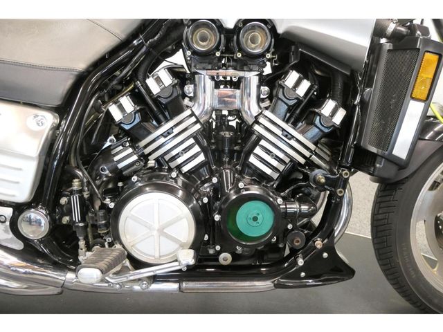 yamaha - vmx-1200-v-max