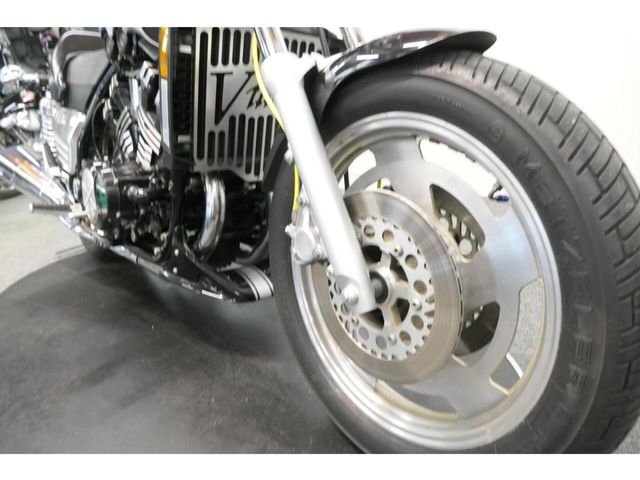 yamaha - vmx-1200-v-max