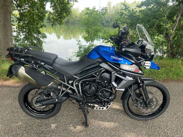 triumph - tiger-800-xcx