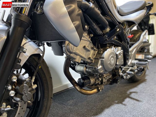 suzuki - sfv-650-gladius-abs