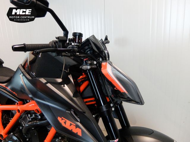 ktm - 1290-super-duke-r