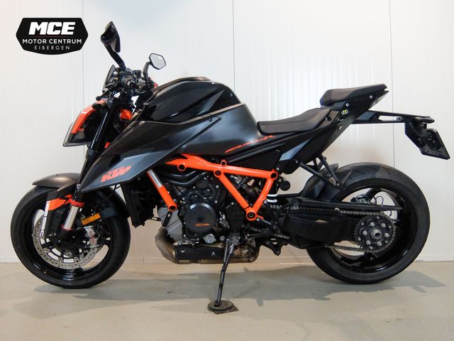 ktm - 1290-super-duke-r