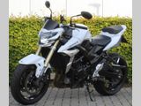 SUZUKI GSR 750