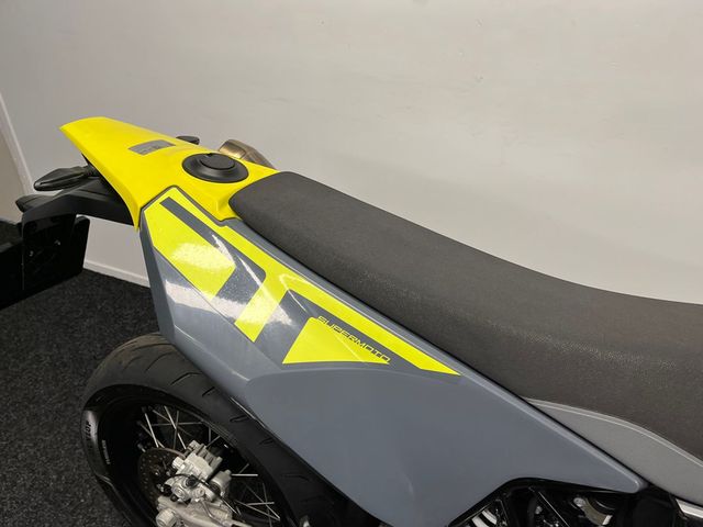 husqvarna - 701-supermoto