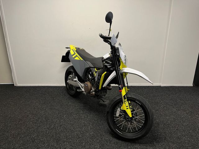husqvarna - 701-supermoto