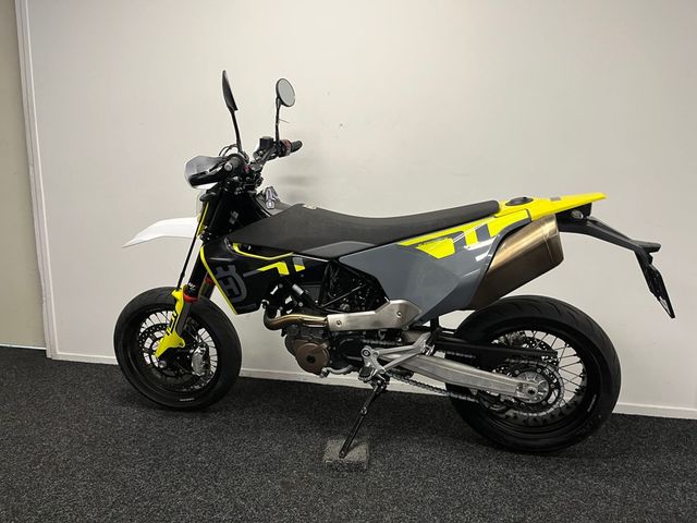 husqvarna - 701-supermoto