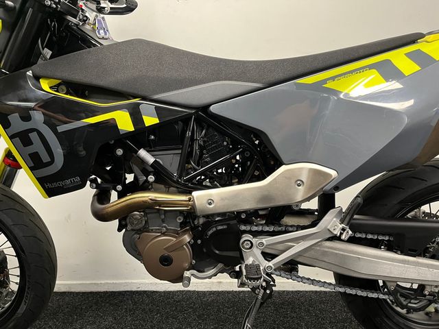 husqvarna - 701-supermoto