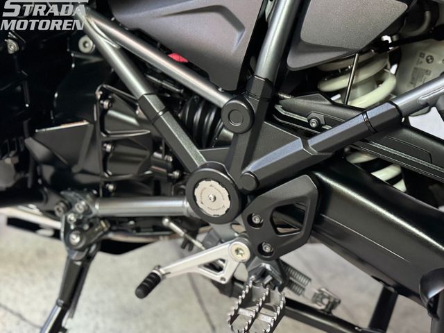 bmw - r-1200-gs-adventure-triple-black