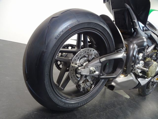 ducati - panigale-v4-tricolore