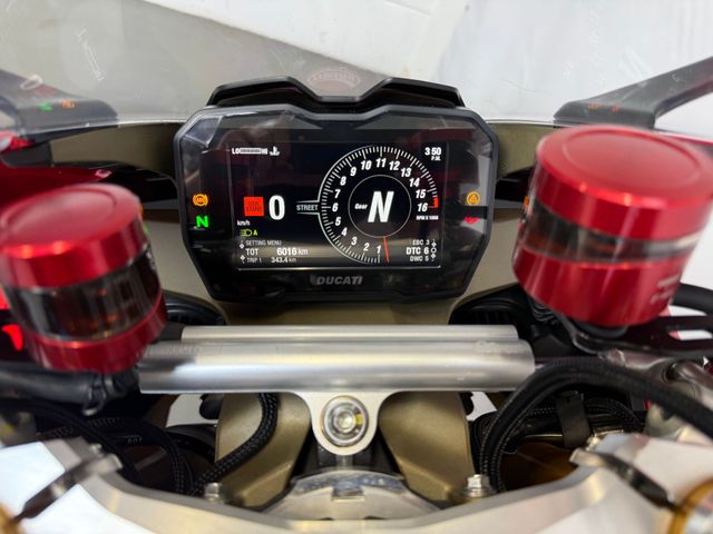 ducati - panigale-v4-s