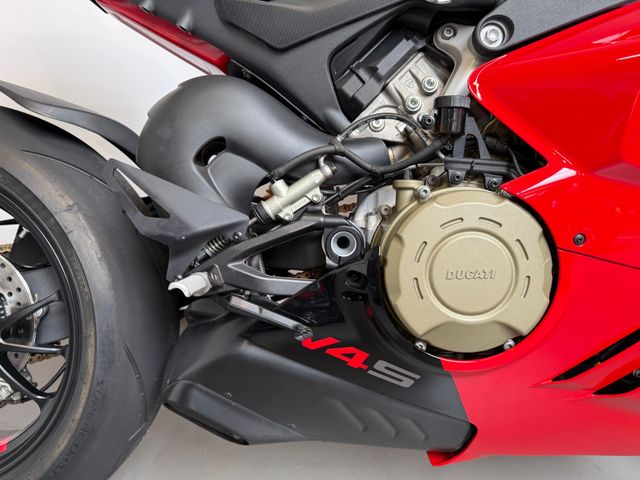 ducati - panigale-v4-s