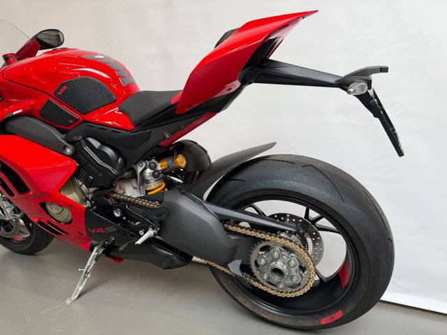 ducati - panigale-v4-s