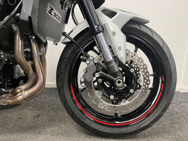 kawasaki - z900