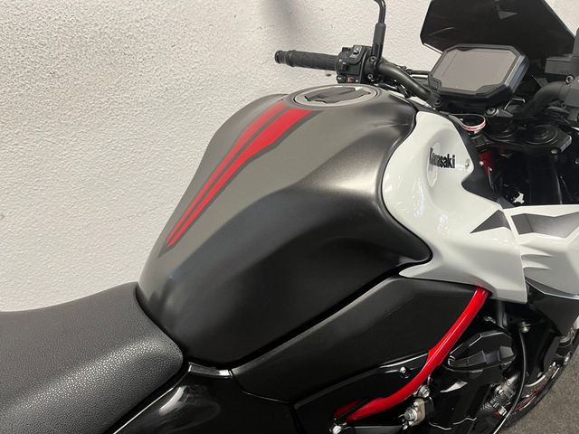 kawasaki - z900