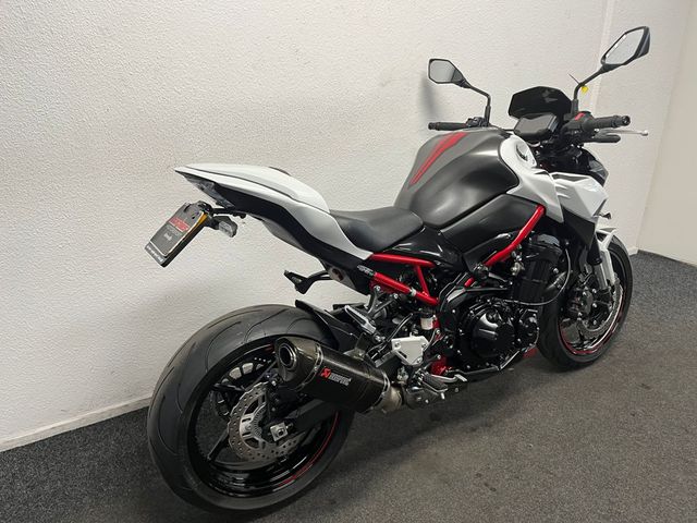 kawasaki - z900