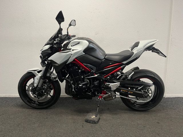 kawasaki - z900