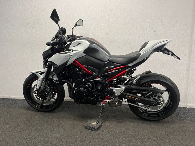 kawasaki - z900