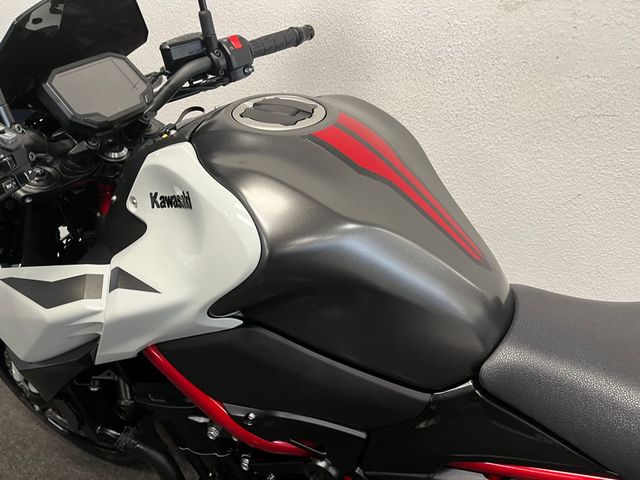 kawasaki - z900