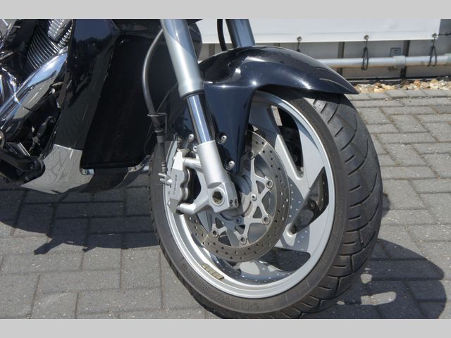 suzuki - m-1800-r-intruder